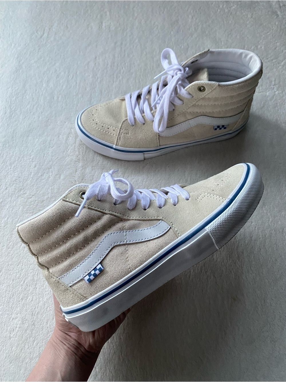 Vans Skateboarding High Top Sneakers Cream and White with Blue Trim Men’s 6.5